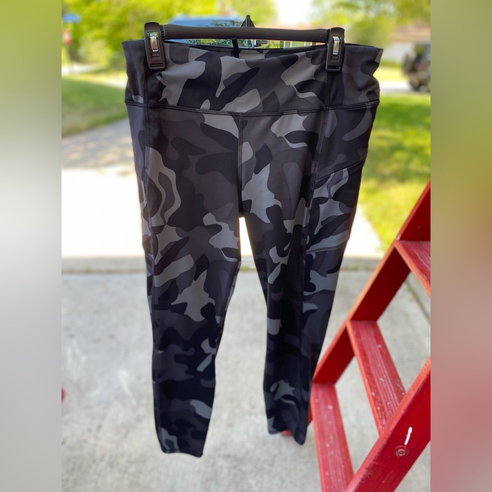 Athleta 7/8 Leggings